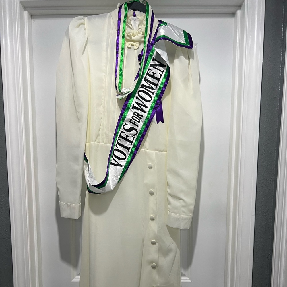 Susan B Anthony costume, worn once, smoke-free home, comes with hat